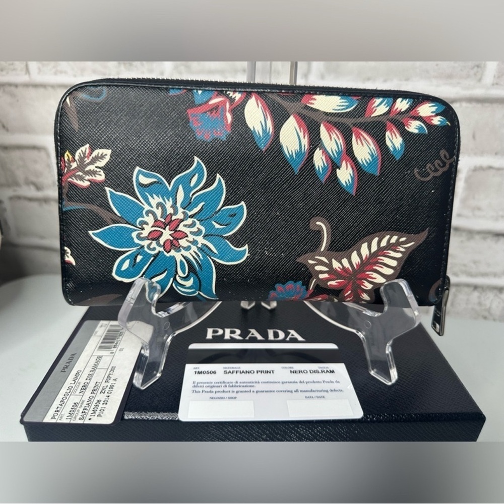 PRADA Rare 1M0506 Round Zip Around
Multicolor Floral Wallet Long EUC black blue